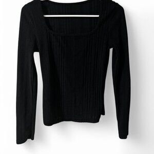 Black long sleeve ribbed top